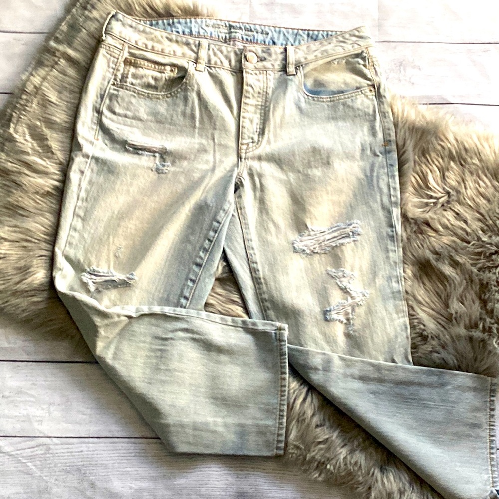 American Eagle Destroyed Boy Crop Jeans Light Wash Size 14R